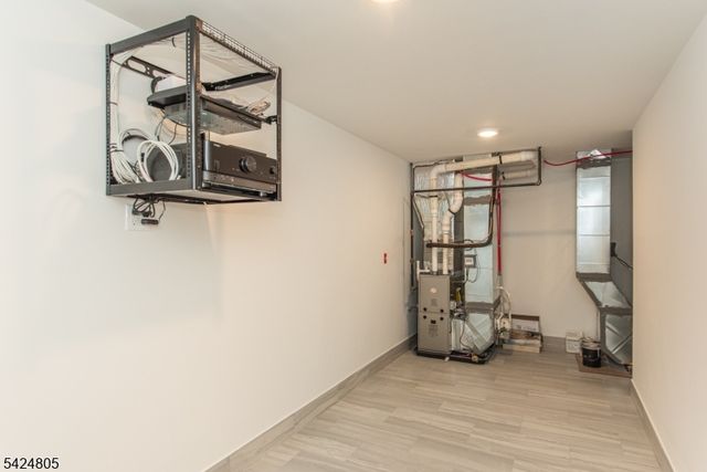 722 Erie Rd, Paramus Boro, NJ 07652