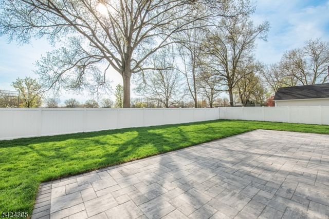 722 Erie Rd, Paramus Boro, NJ 07652