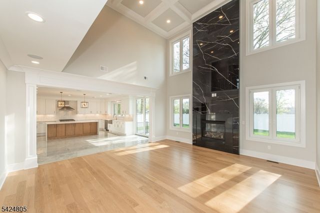 722 Erie Rd, Paramus Boro, NJ 07652