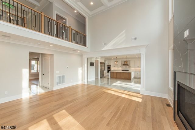 722 Erie Rd, Paramus Boro, NJ 07652