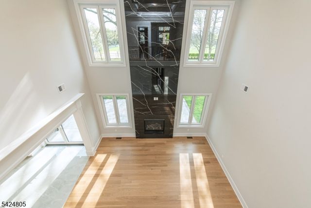 722 Erie Rd, Paramus Boro, NJ 07652