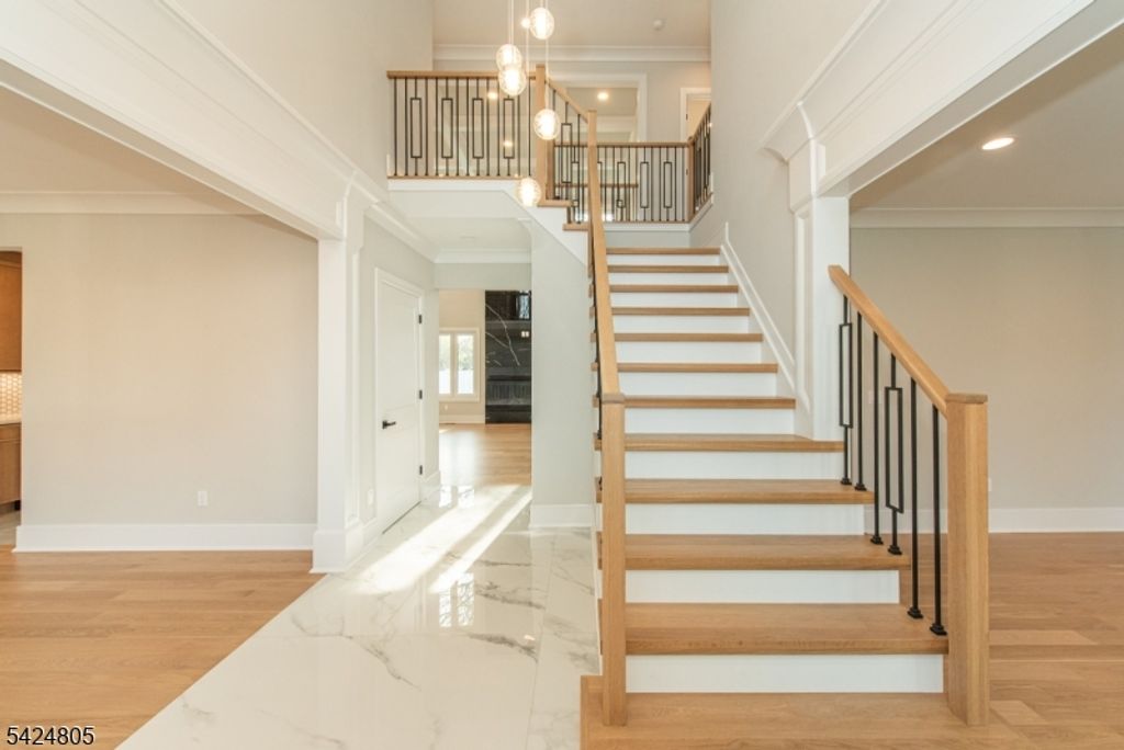 722 Erie Rd, Paramus Boro, NJ 07652 — photo 3