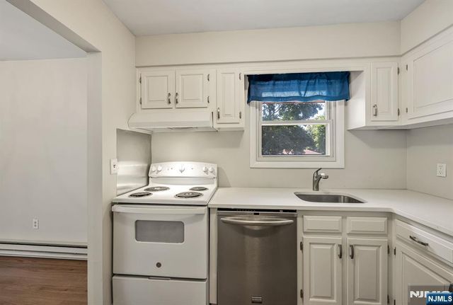 15 Cottage Unit 15-1B, Midland Park, NJ 07432