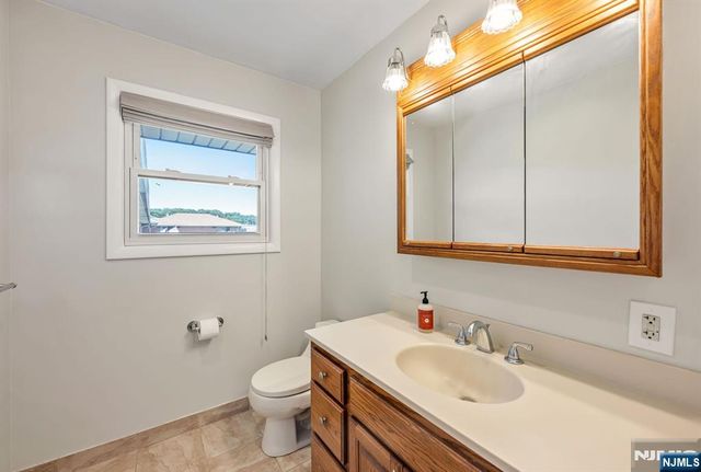 15 Cottage Unit 15-1B, Midland Park, NJ 07432