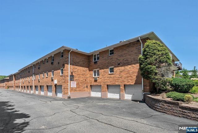15 Cottage Unit 15-1B, Midland Park, NJ 07432