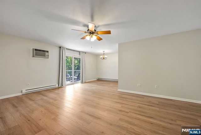 15 Cottage Unit 15-1B, Midland Park, NJ 07432