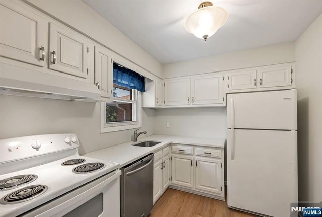 15 Cottage Unit 15-1B, Midland Park, NJ 07432