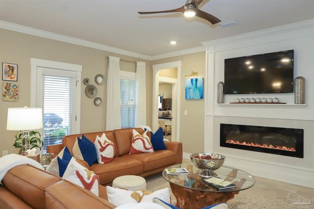 1947 Refuge Cir, Gulf Breeze, FL 32563