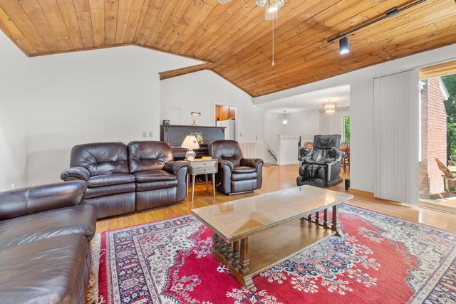 328 Hanover Center Road, Hanover, NH 03750