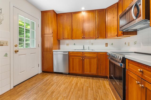 328 Hanover Center Road, Hanover, NH 03750