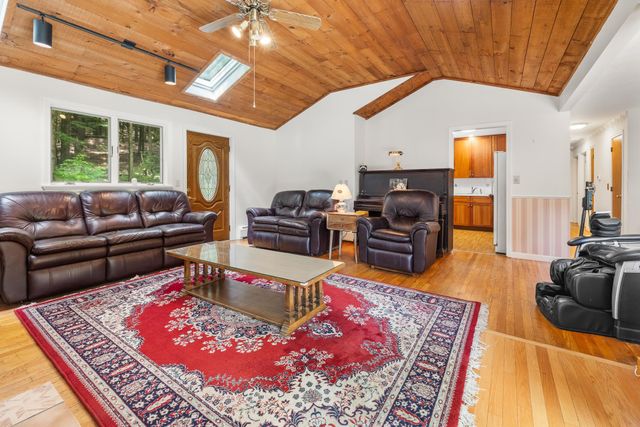 328 Hanover Center Road, Hanover, NH 03750
