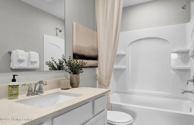 8514 Lysander Dr, Louisville, KY 40214