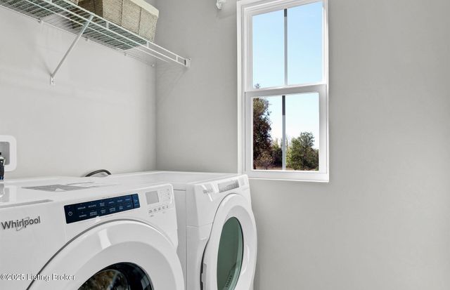 8514 Lysander Dr, Louisville, KY 40214