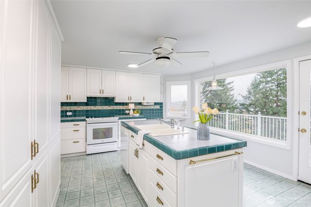 1517 126th Avenue E, Edgewood, WA 98372