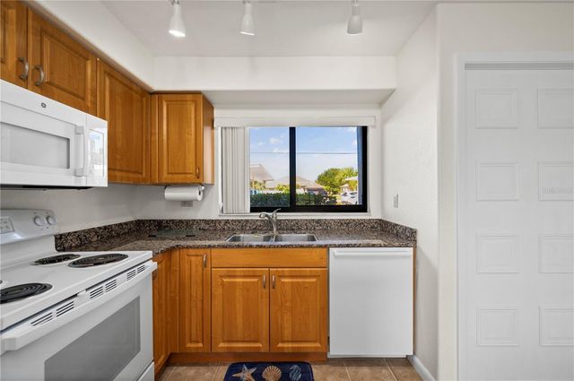 1356 RIO DE JANEIRO AVENUE 108, Punta Gorda, FL 33983