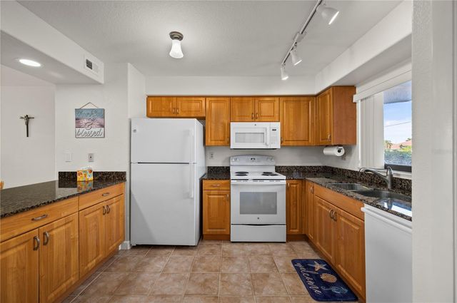 1356 RIO DE JANEIRO AVENUE 108, Punta Gorda, FL 33983