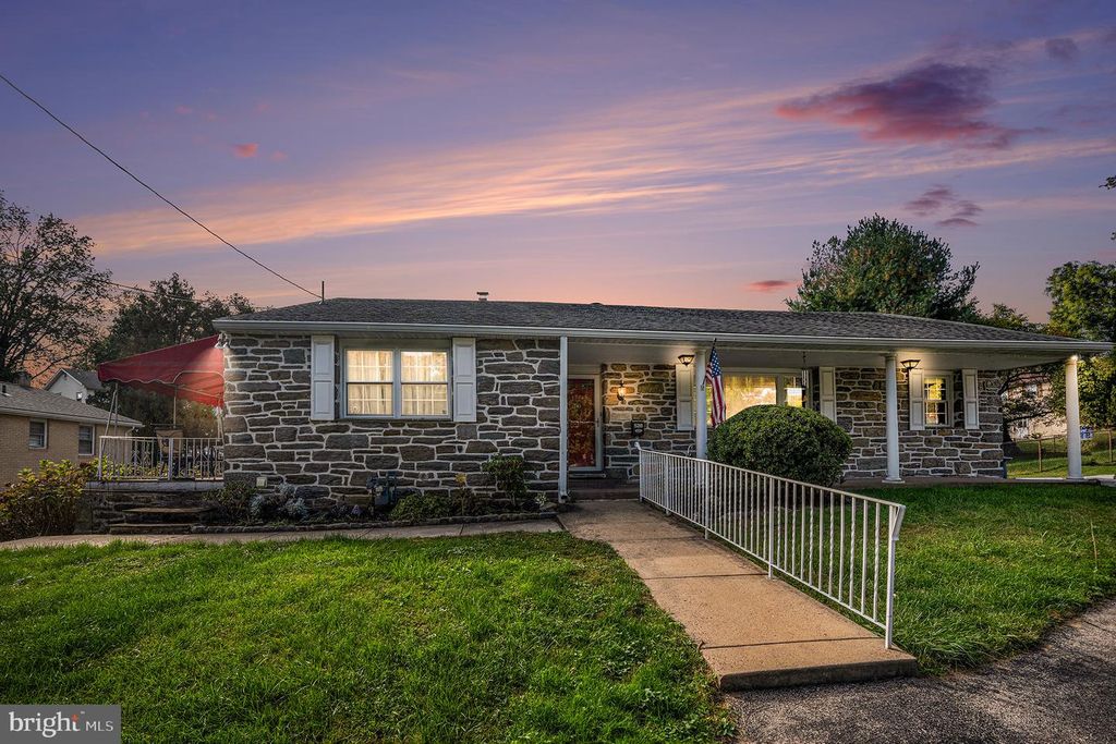 528 ASHBOURNE RD, Cheltenham, PA 19012