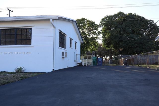 18712 NW 23rd Ct, Miami Gardens, FL 33056