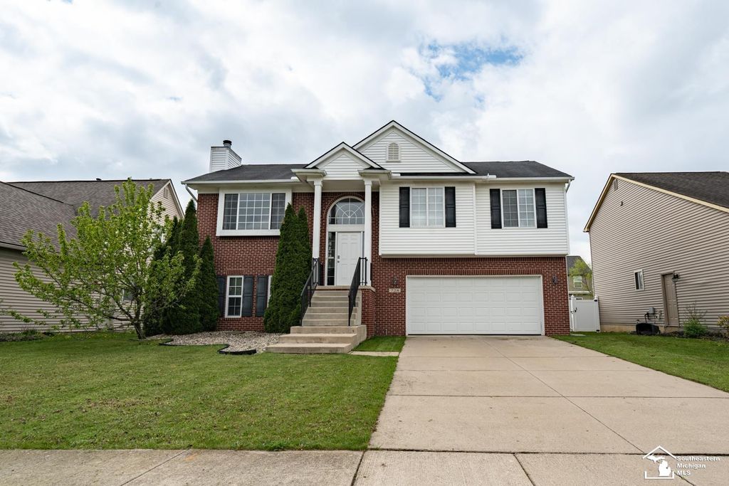 728 Falcon Drive, Dundee, MI 48131