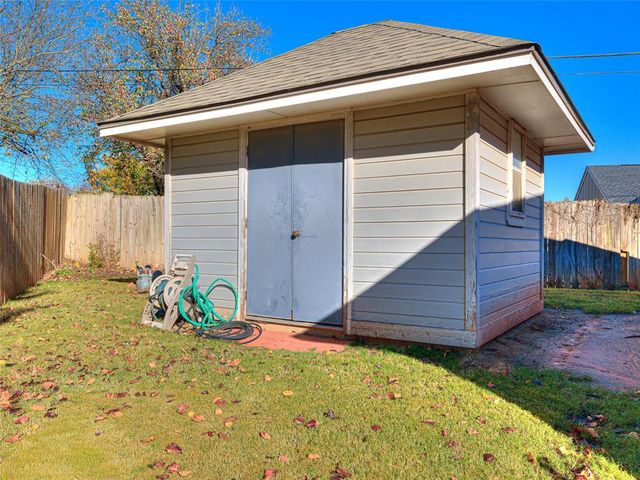 6417 Plum Thicket Road, Oklahoma City, OK 73162