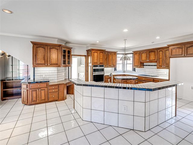 6417 Plum Thicket Road, Oklahoma City, OK 73162