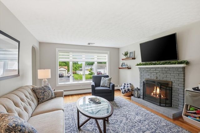 8 Lewis Park Dr S, Walpole, MA 02032
