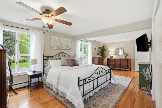 8 Lewis Park Dr S, Walpole, MA 02032