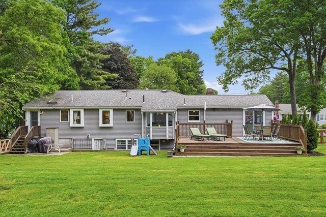 8 Lewis Park Dr S, Walpole, MA 02032