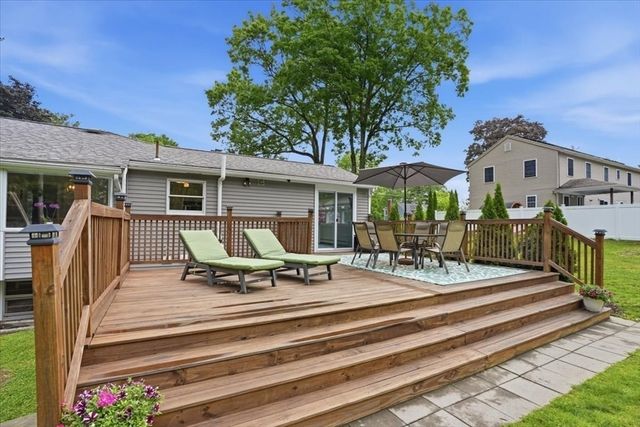 8 Lewis Park Dr S, Walpole, MA 02032