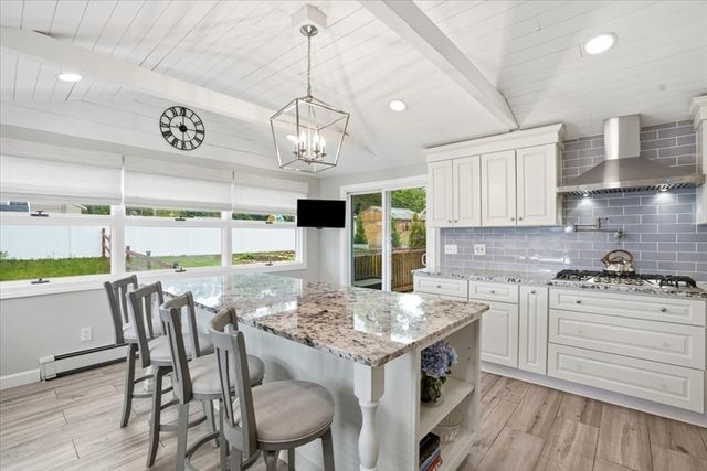 8 Lewis Park Dr S, Walpole, MA 02032