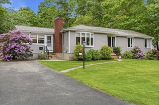 8 Lewis Park Dr S, Walpole, MA 02032