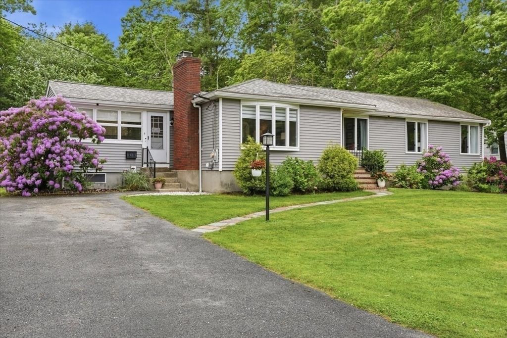 8 Lewis Park Dr S, Walpole, MA 02032
