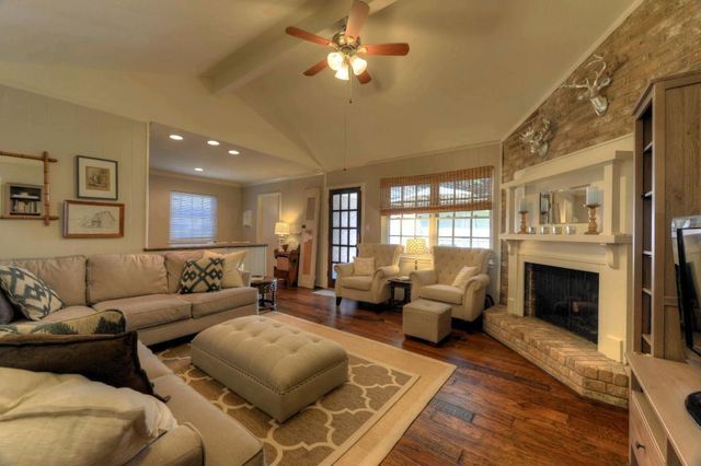 14026 Saint Marys Lane, Houston, TX 77079