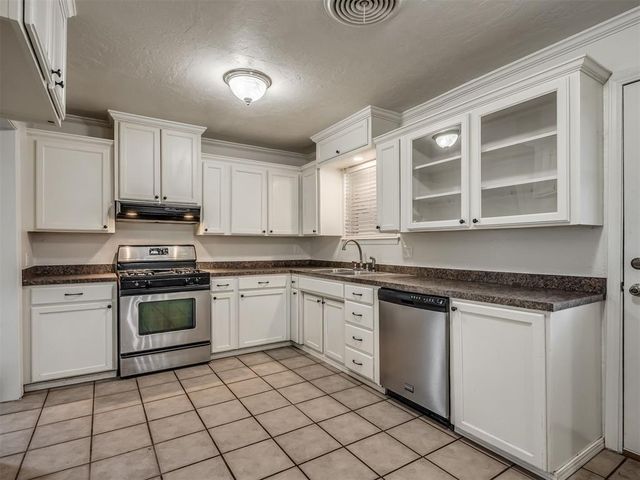 704 Redwood Drive, Noble, OK 73068