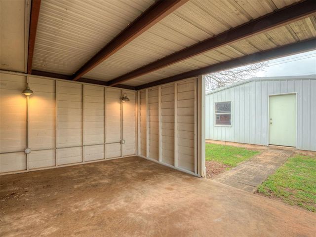 704 Redwood Drive, Noble, OK 73068