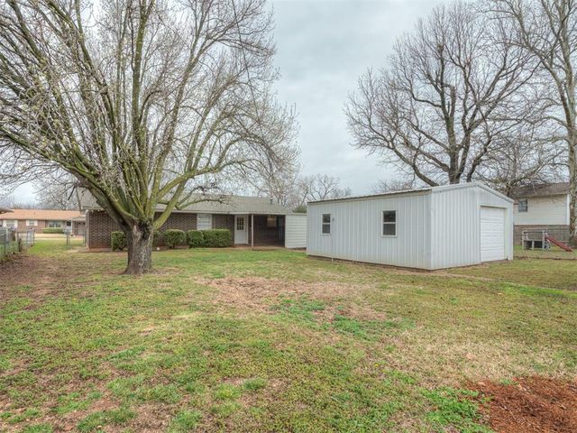 704 Redwood Drive, Noble, OK 73068