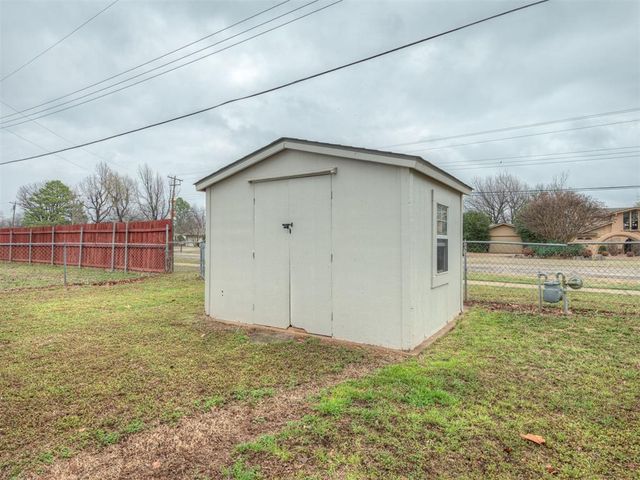 704 Redwood Drive, Noble, OK 73068