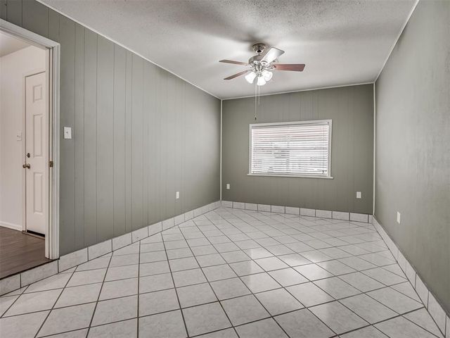 704 Redwood Drive, Noble, OK 73068