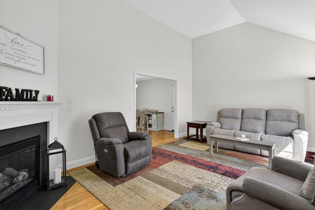 64 Jenna Way, Manchester, NH 03104