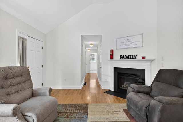 64 Jenna Way, Manchester, NH 03104