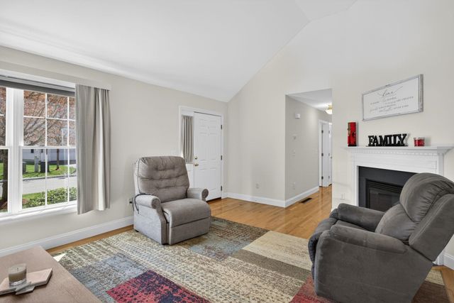 64 Jenna Way, Manchester, NH 03104