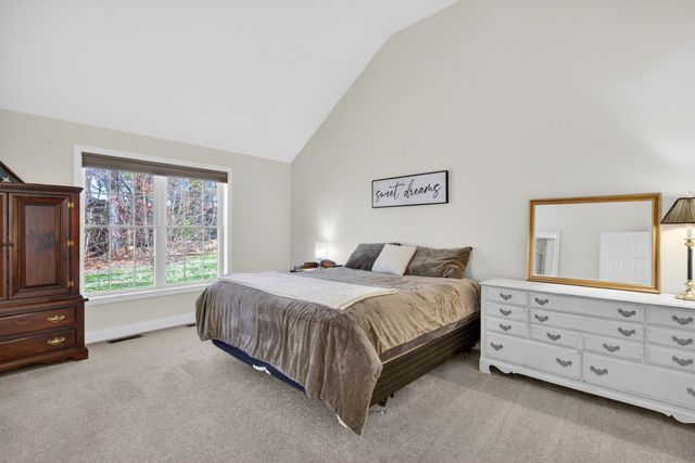 64 Jenna Way, Manchester, NH 03104