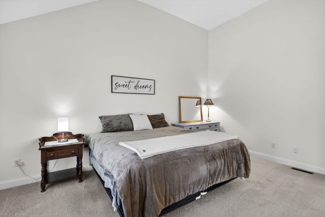 64 Jenna Way, Manchester, NH 03104