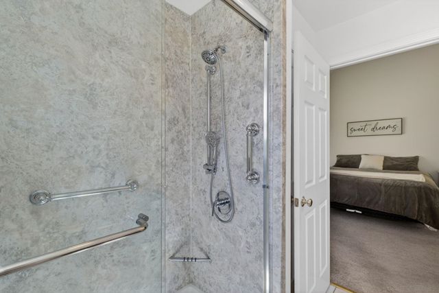 64 Jenna Way, Manchester, NH 03104