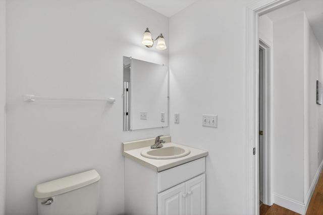 64 Jenna Way, Manchester, NH 03104