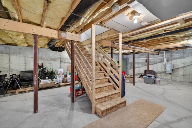 64 Jenna Way, Manchester, NH 03104