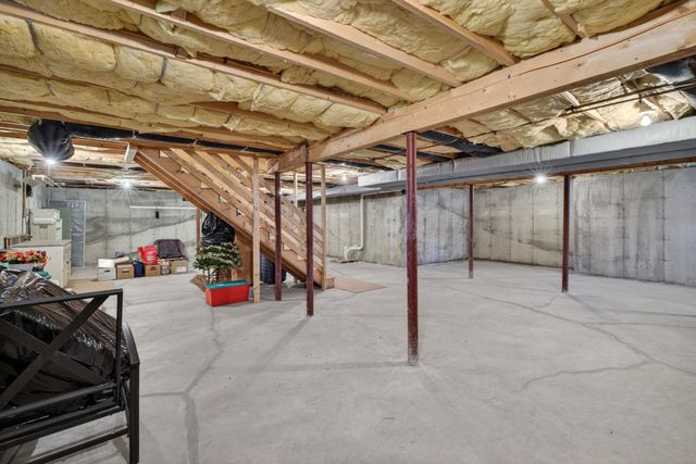 64 Jenna Way, Manchester, NH 03104