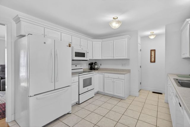 64 Jenna Way, Manchester, NH 03104