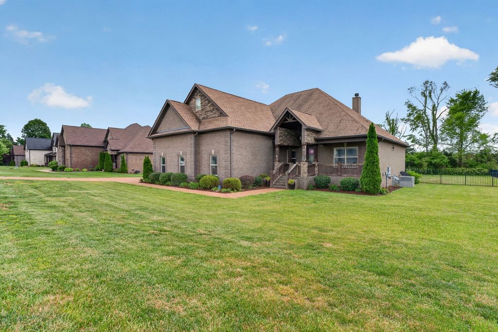 450 Cobblestone Way, Mount Juliet, TN 37122