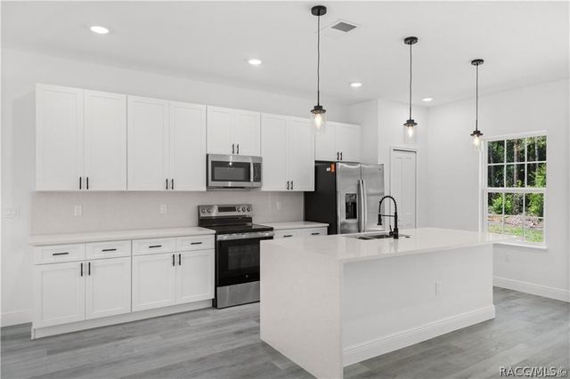 6097 N Darlington Drive, Citrus Springs, FL 34434